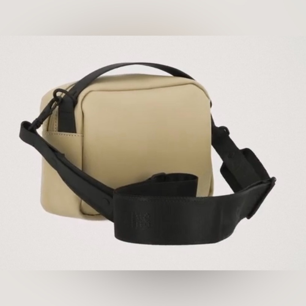 NWT Rains Box Bag Should Crossbody Bag Waterproof Sand Color - Picture 5 of 16